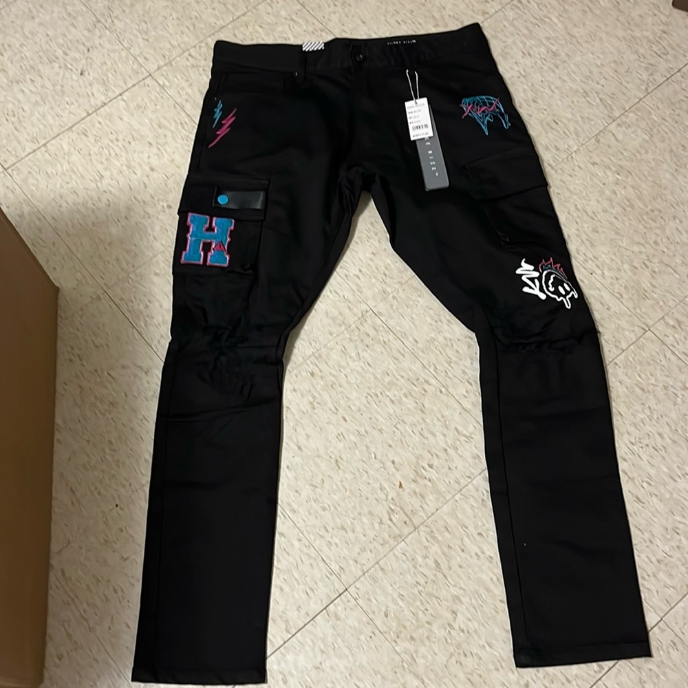 Black Straight Men’s Jeans with Embroidered Patches